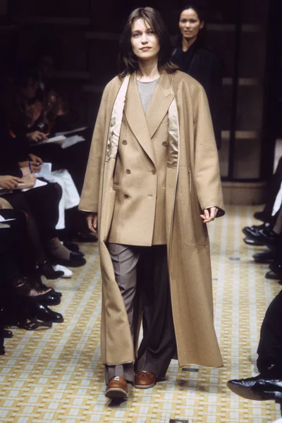 Look 13